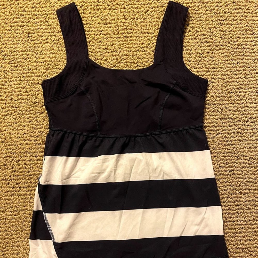 Lululemon Work-out top